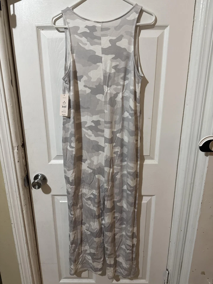 Traje Secret Treasures Union para mujer gris medio camuflado ropa para dormir tanque frente a presión Foto 2 de 4