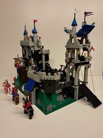 Lego 6090 Royal Knight Castle - Complete with Instructions, Box and Plastic Inlay