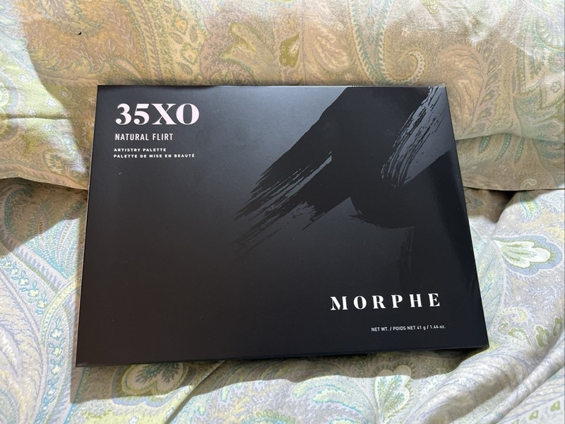 Morphe 35XO Natural Flirt Artistry Palette, a 35-shade eyeshadow