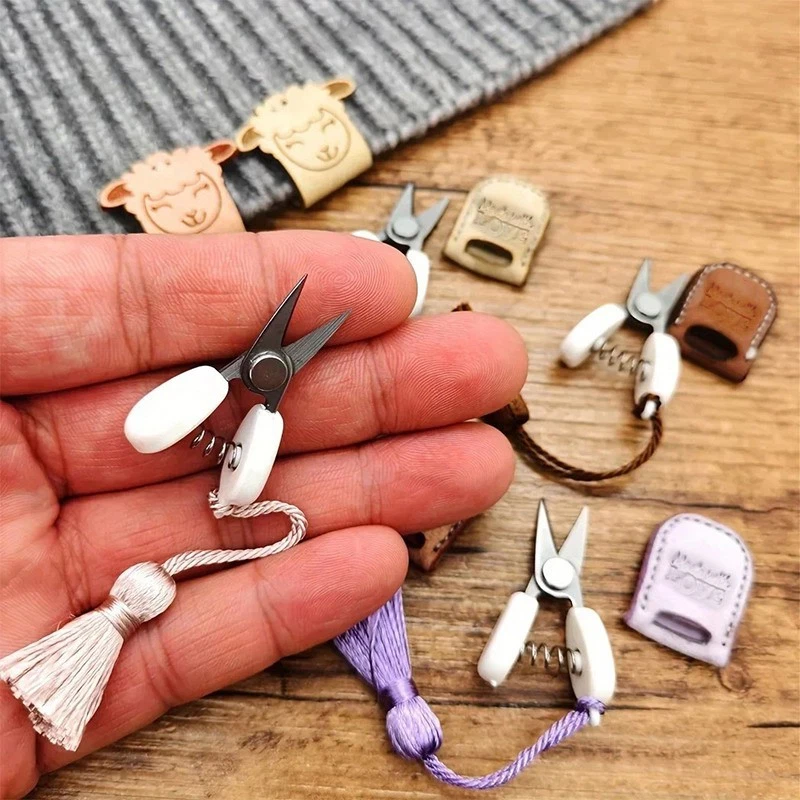 Kreative Kunst Mini Schere Edelstahl mit Schutzschere für Schutzhülle  - Bild 2 von 4