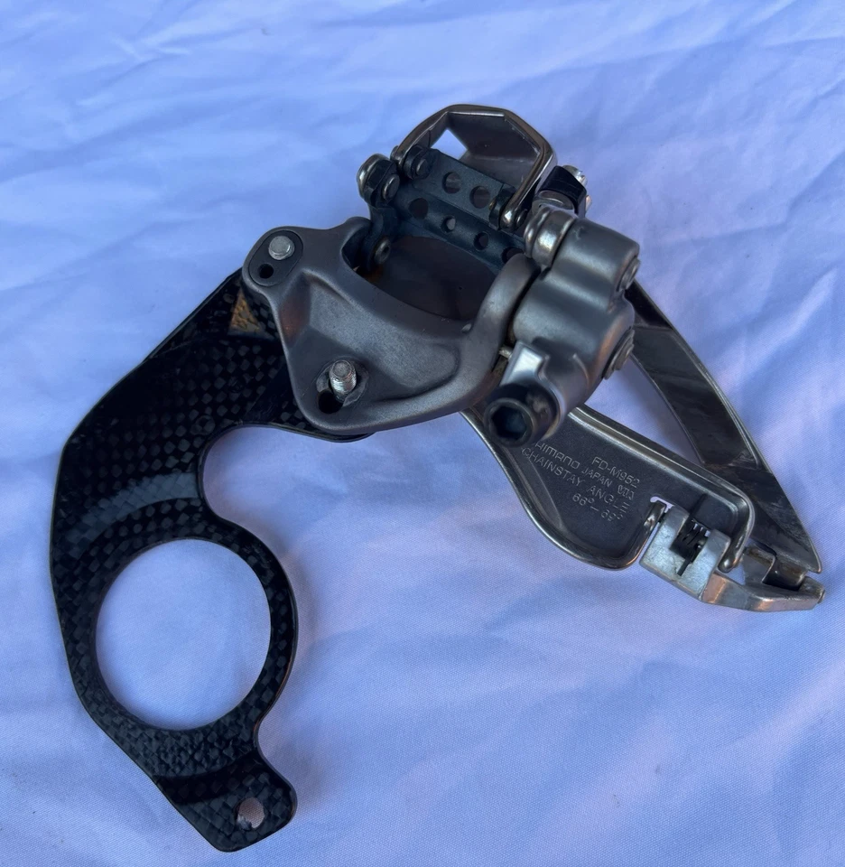 Shimano XTR Front Derailleur FD-M952 Carbon BB Mount 9-speed Triple Chainring - Image 3 of 4