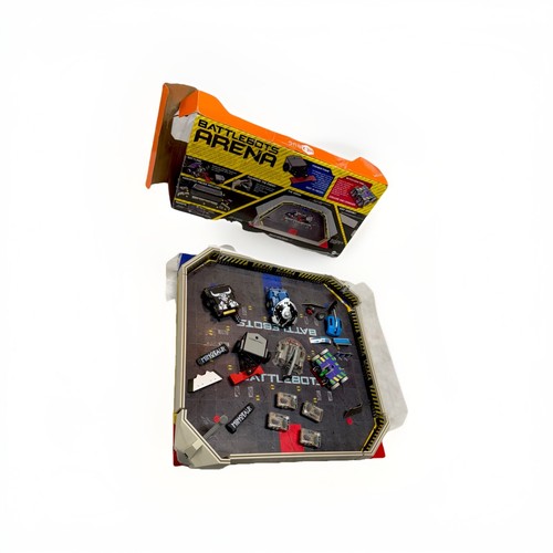 Battlebot Hexburg Arena w/Tombstone Witch Dr Beta Minotaur 4 rremotes w/box - Picture 3 of 3