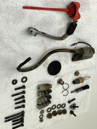 1976 Yamaha XT500 OEM Misc Parts Cylinder and Head Bolts XT xt 500 TT - Picture 9 of 10