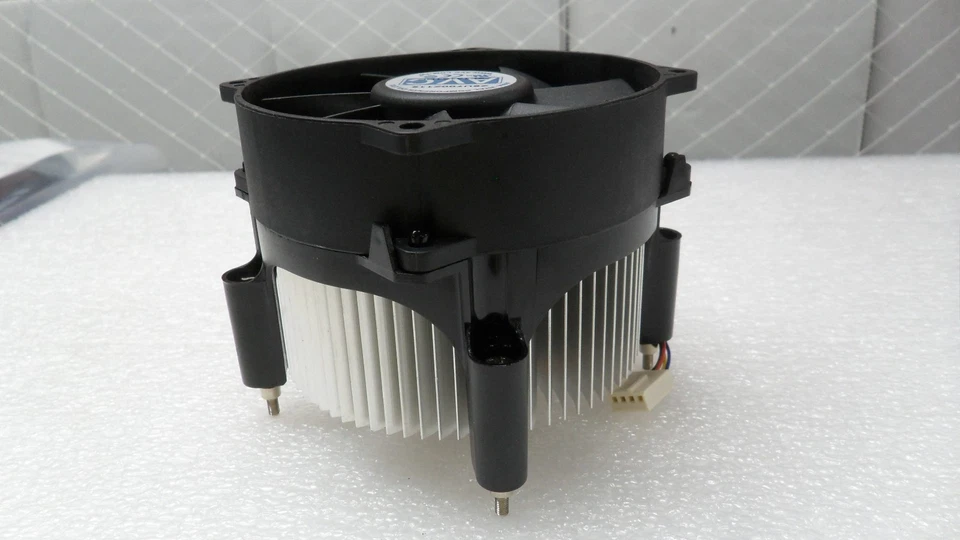 AVC round frame supports CPU Fan and Heatsink ball bearing 4pin DA09025B12U - Image 2 of 4
