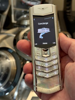 VERTU Signature S MOTHER OF PEARL DIAMONDS White Alligator Flagship Luxury Phone