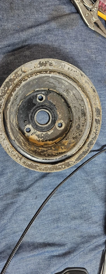 GM CORVETTE CAMARO Chevy 305 327 350 1969-86 polea cigüeñal de 3 filas 3972180 CE Foto 2 de 4