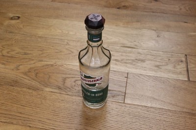Old Fitzgerald BIB 1940ー1945 Rare - 750ml Old Fitzgerald B.I.B 7 year bourbon Whiskey bottle