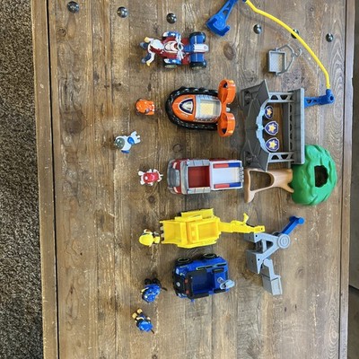 ULTIMATE Paw Patrol Rescue Training Center Play Set W/ Action Figurines Vehicles