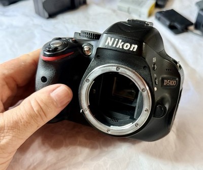 Nikon D D5100 16.2MP Digital SLR Camera Black (Kit w AF-S 18-55mm
