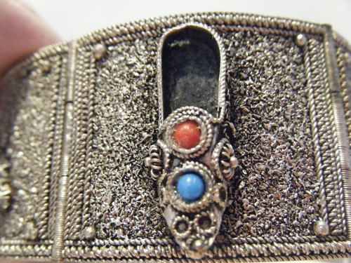 Vtg Bracelet highly ornated silver tone 5 square links 7.3/4" long Tibet art - Picture 15 of 18