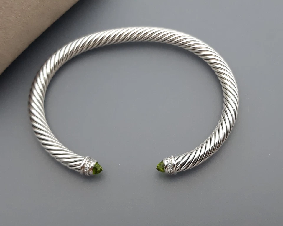 David Yurman 5mm Cable Classics Bracelet with Peridot and Diamonds size Medium - Image 2 of 4