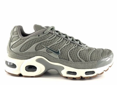 air max plus dark stucco