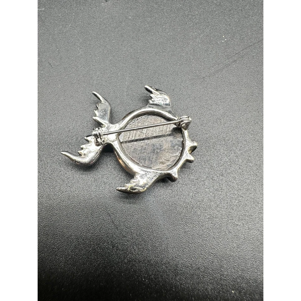 Broche de peixe vintage com incrustação de concha de madrepérola tom prata broche fantasia - Imagem 4 de 4