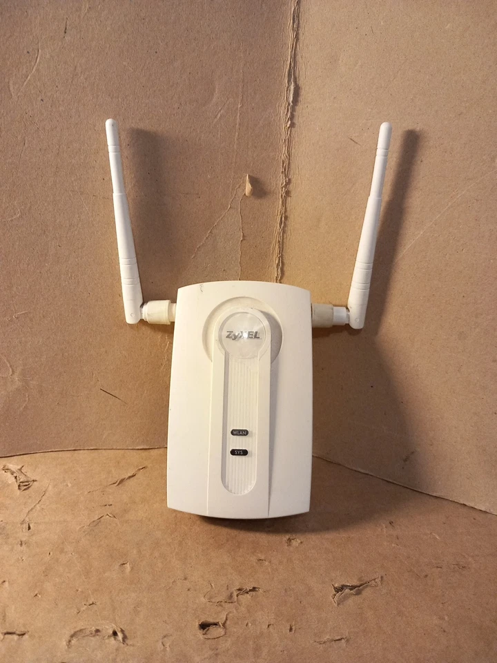 ZyXEL NWA1100-N Wireless Access Point with Antennas  & Alt Power Supply  - Image 4 of 4