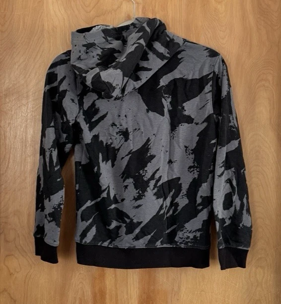 Under Armour Boys Youth Size M Geometric Camo Print Hoodie Black Grey NWOT - Image 4 of 4
