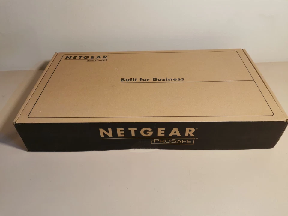 Commutateur NETGEAR ProSafe 24-port 10/100 Mbps Fast Ethernet JFS524-100EUS Neuf - Photo 2/4