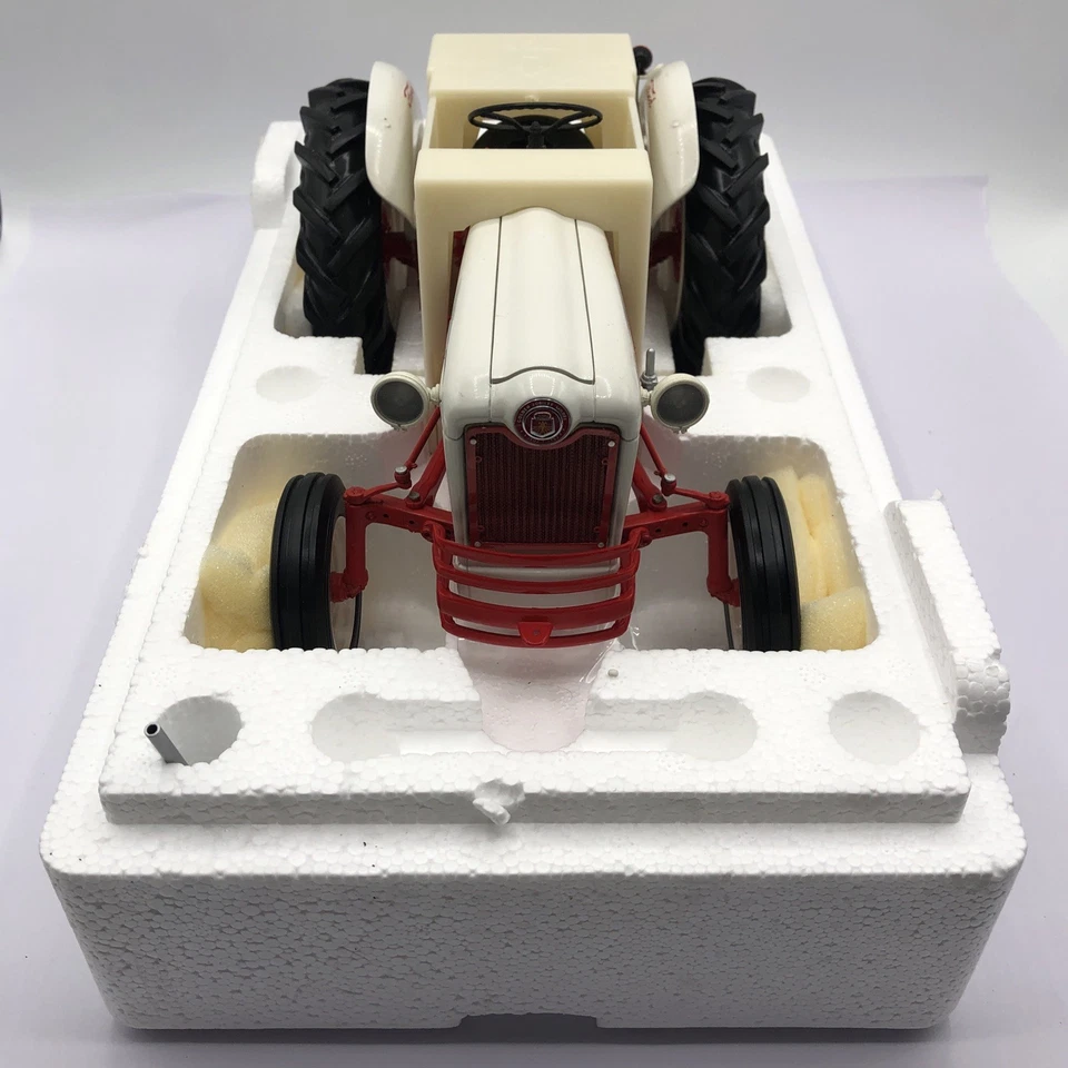 Franklin Mint The Ford 1953 Golden Jubilee Tractor 1/12 Scale DieCast BRAND NEW - Image 2 of 4