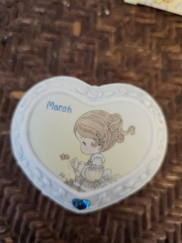 NUOVO Vintage Preziosi Momenets SCATOLA CUORE AVON March Aquamarine Heart ๐ - Foto 9 di 11
