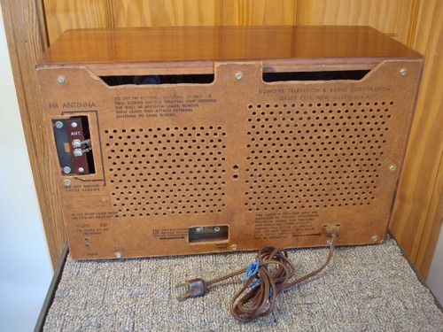 VINTAGE DUMONT TUBE AM/FM RADIO - MODEL 200 - WORKING - Picture 10 of 13