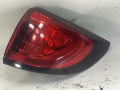 Used Right Tail Light Assembly fits: 2018 Chrysler Pacifica LED lamps quarter pa