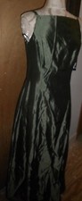 Night Way Shimmery Green Womens Sz10 long formal Dress Retail $110 NWT w Shawl