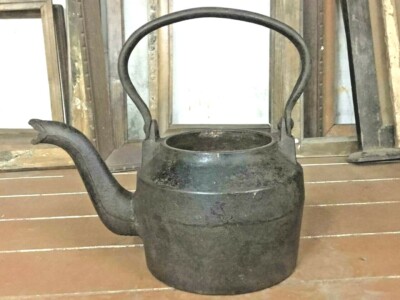 ANTIQUE OLD CAST IRON HEAVY E.PUGH & CO. NO.0.3 WEDNESBURY TEA / SOUP KETTLE POT