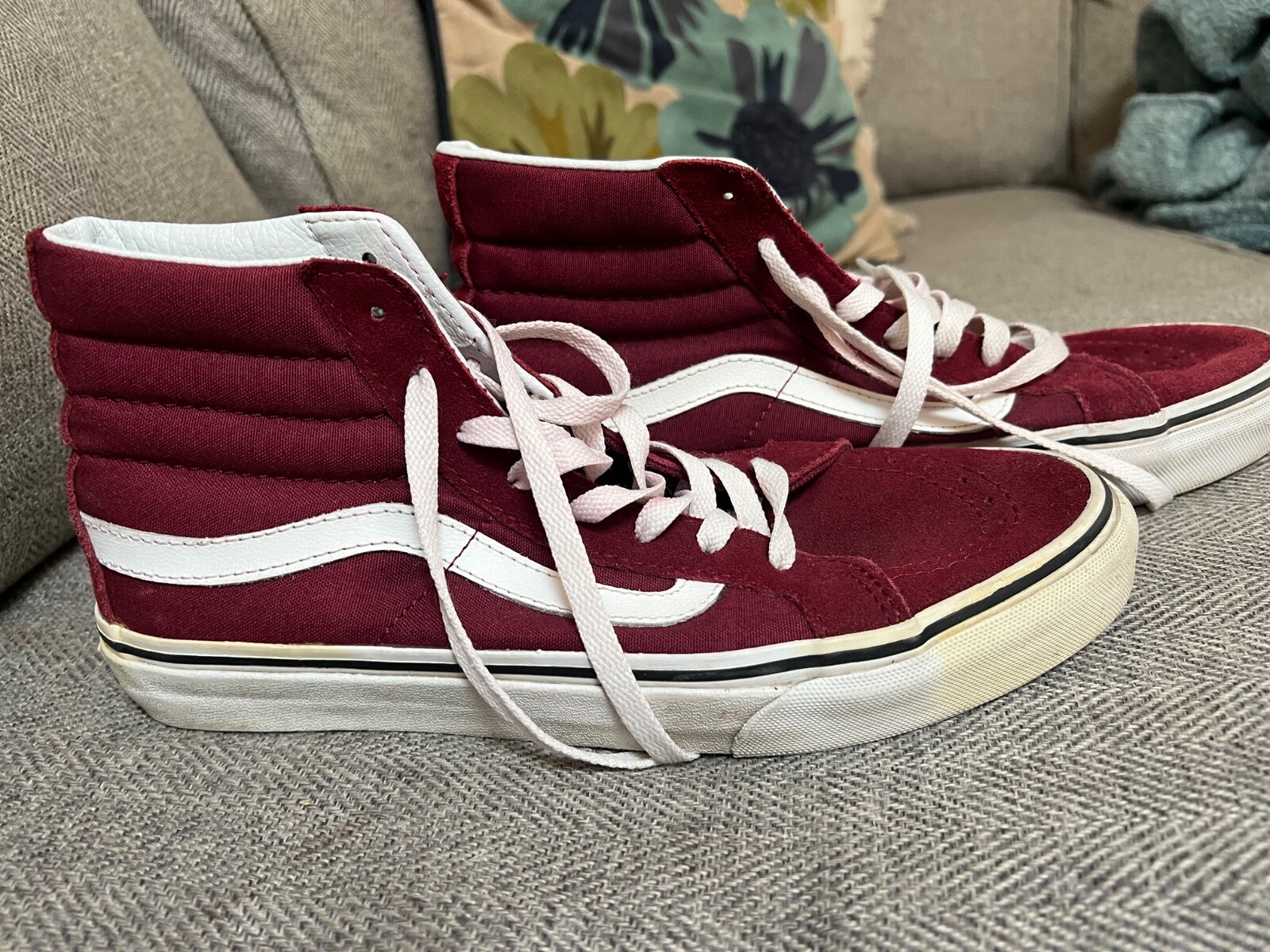 VANS Sk8-High Burgundy Sneakers in Size 7