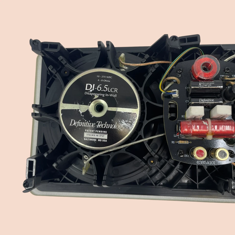 Altavoz de pared Definitive Technology DI6.5LCR (blanco) #U4345 (AR) Foto 4 de 4
