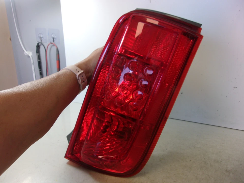Luz trasera derecha pasajero Scion XB 2008 2009 2010 FABRICANTE DE EQUIPOS ORIGINALES Foto 4 de 4