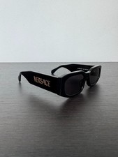 Versace VE4489U Black Sunglasses Gold Logo Oversized Frame Made in Italy Complet