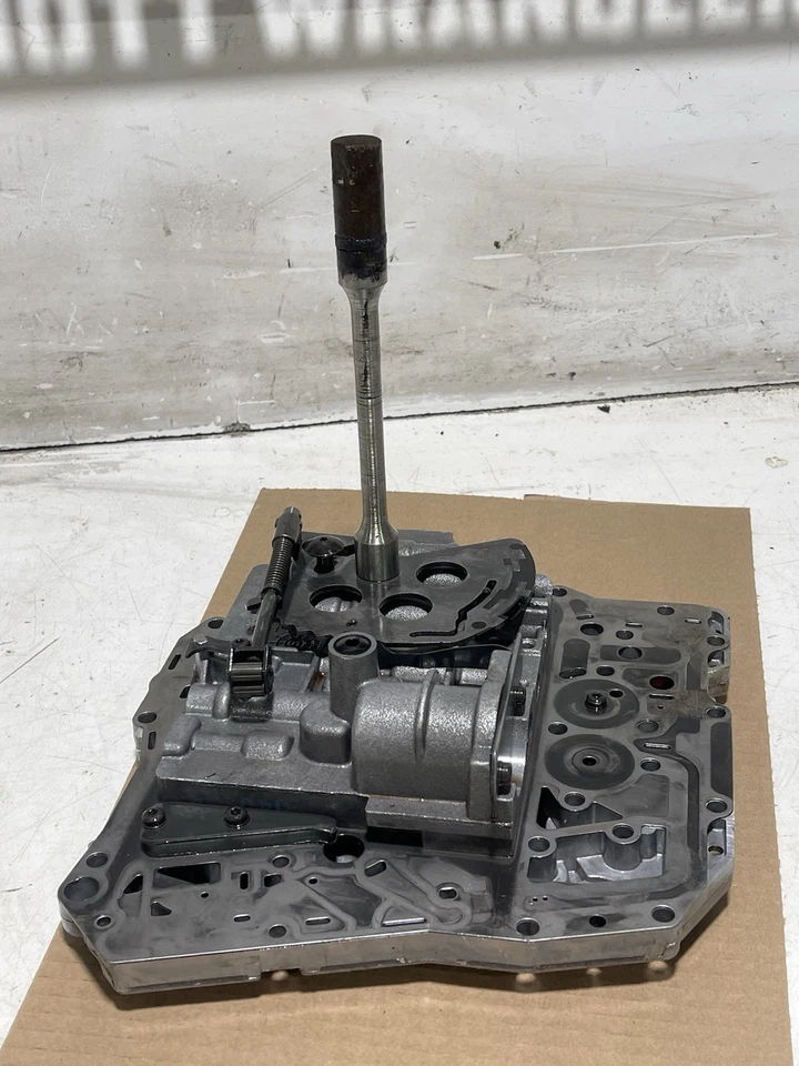 42RLE 4.0 Jeep TJ Wrangler 03-06 bloqueo de cuerpo de válvula sin solenoide OEM CC Foto 3 de 4