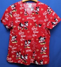  Women's Disney Minnie and Mickey Mouse Kiss Short Sleeve V Neck Scrub Medium
