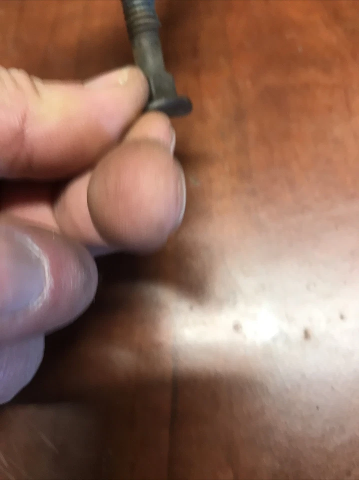 Conjunto de perilla de mango inferior Husqvarna pieza OEM para cortadora de césped Husqvarna HU675AWD Foto 4 de 4