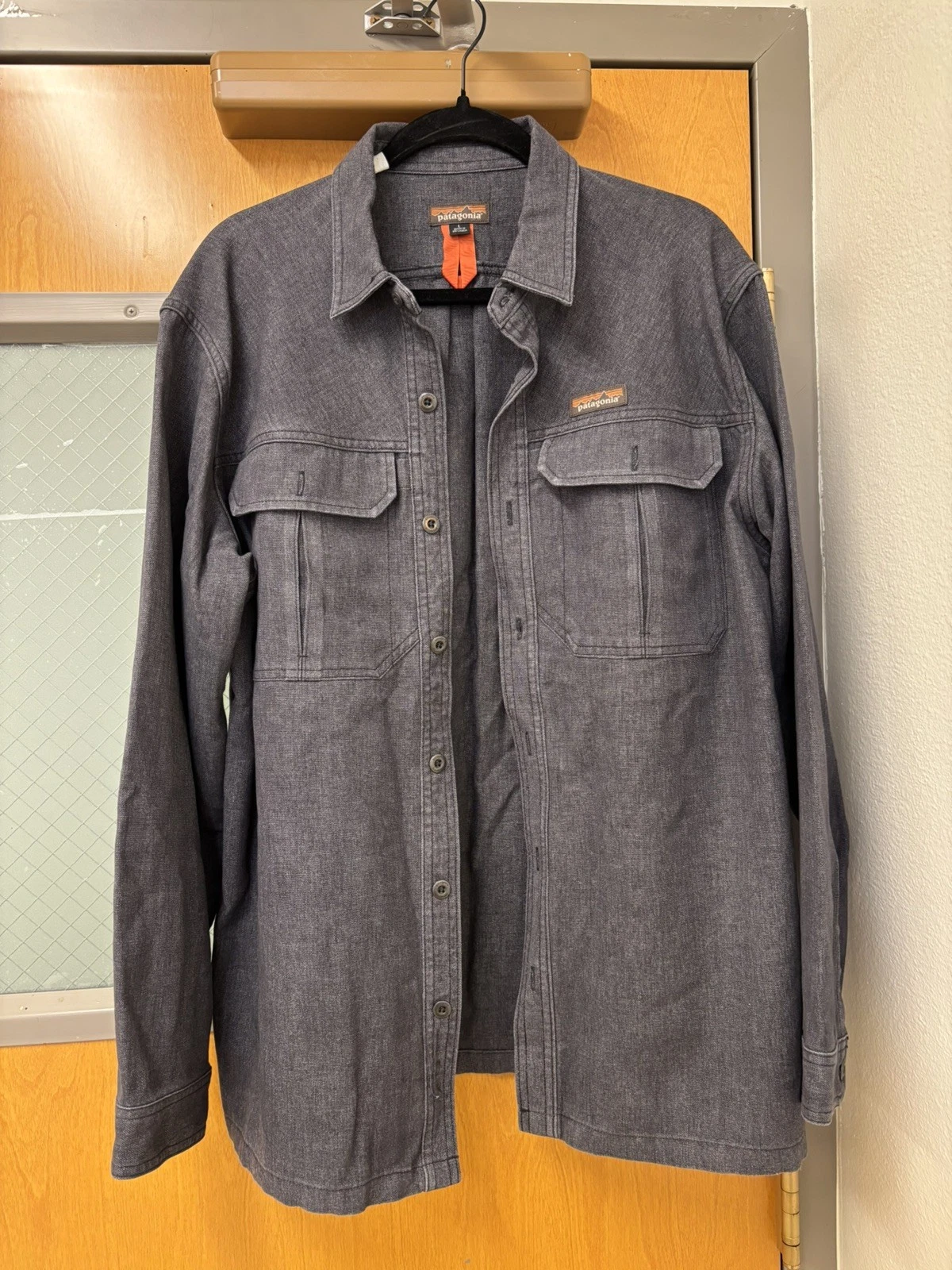 Patagonia Shirt Mens Large Gray Farrier's Work Hemp Blend Button Up Excellent
Opens in a new window