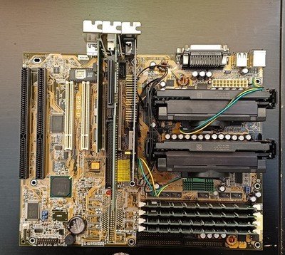 Asus P2B-D Dual Pentium 3 Mainboard BUNDLE 2x 450Mhz P3, 1GB Ram, SCSI, AGP VGA
