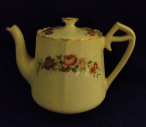Teapot WS George Argosy Ivory Pink Rose 289 D vintage Gold trim D handle Scallop