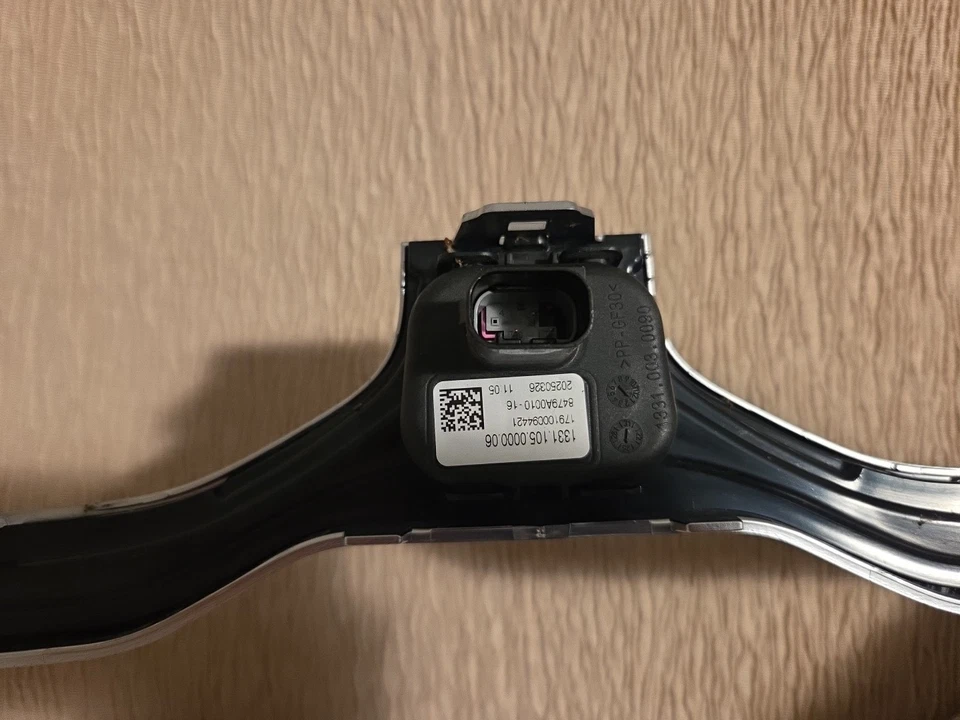 Rejilla 150€ Y Placa Radar 100€ BMW X2 U10 IconicGlow Se Vende Separado o Junto - Imagen 4 de 4