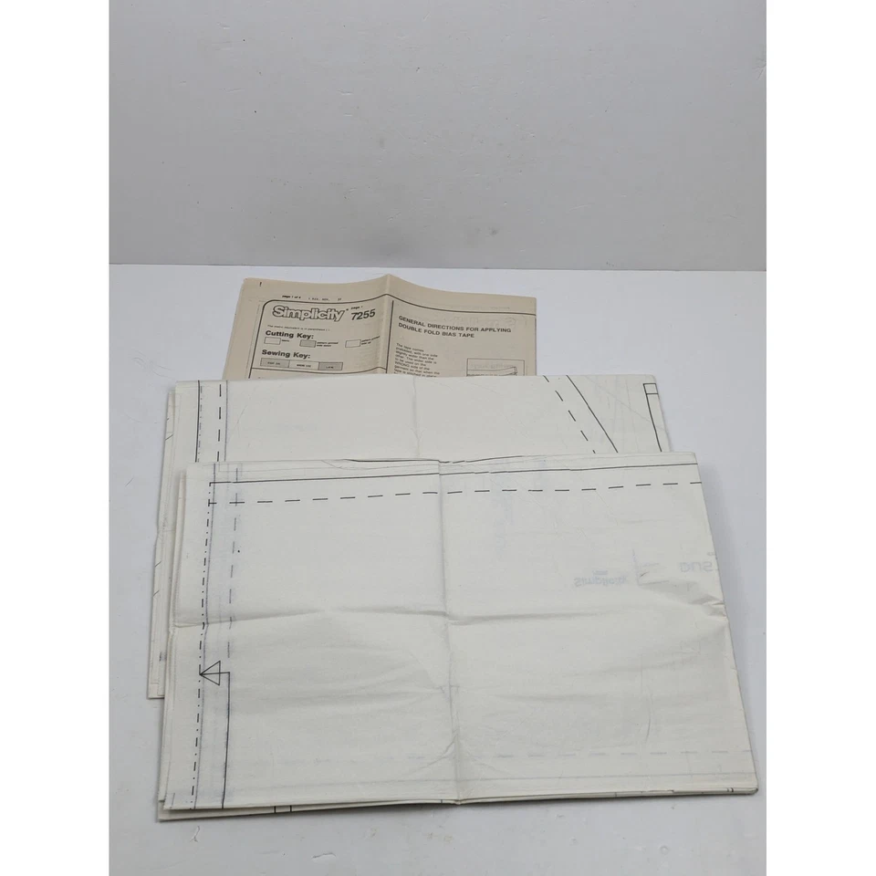 Simplicity 7255 Daisy Kingdom Crib Bedding & Room Decor Sewing Pattern - Image 3 of 4