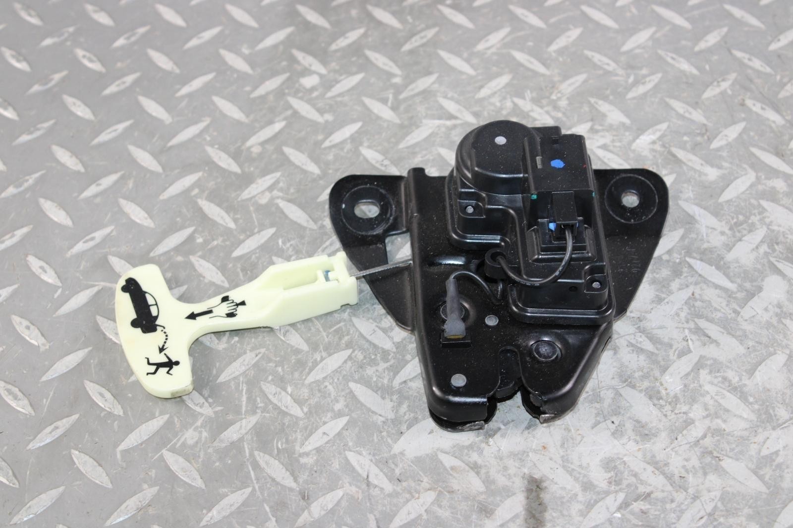 Maserati Ghibli 2014-2017 REAR Door lock actuator