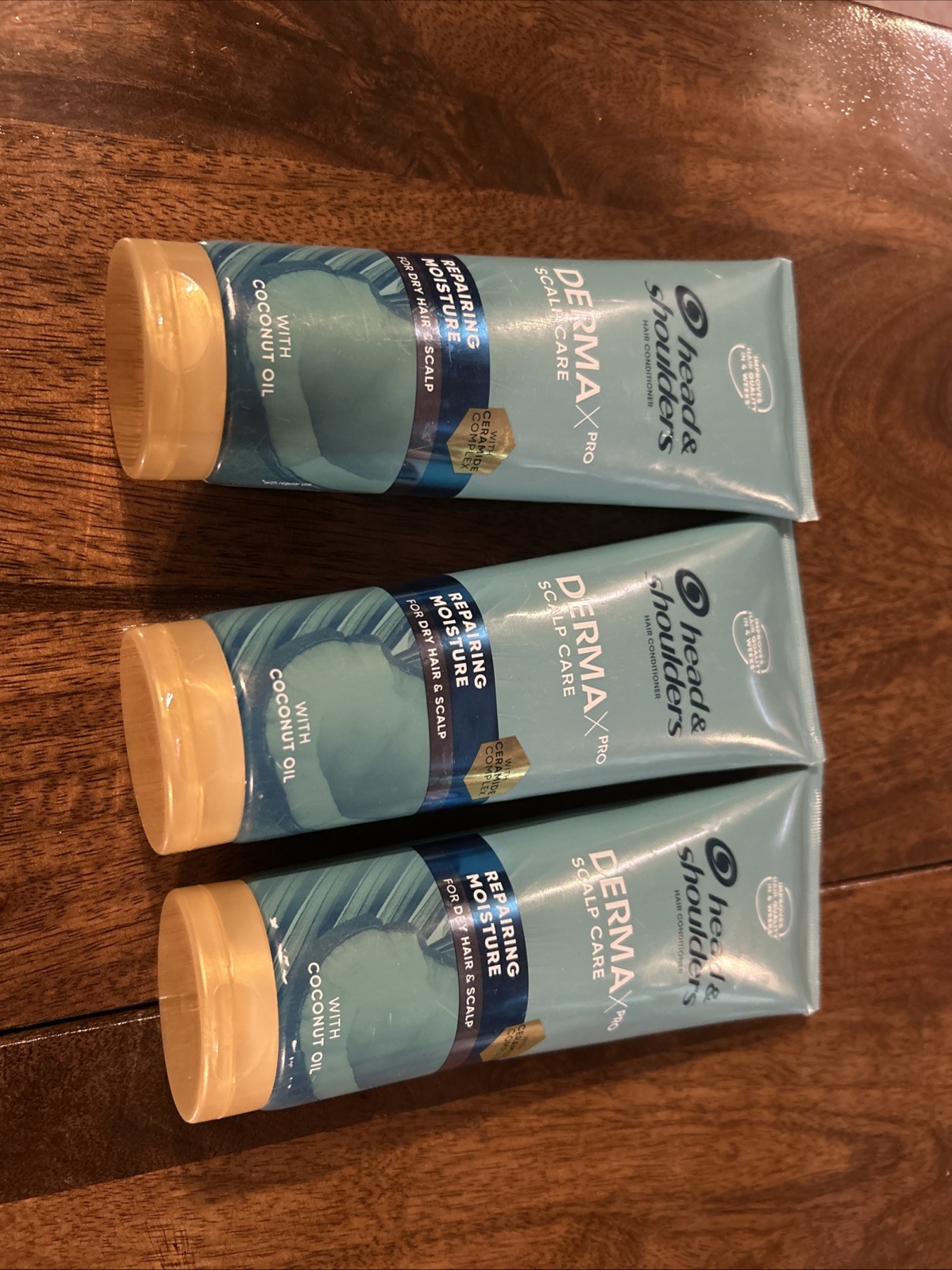 Head & Shoulders Dermax Pro Repairing Moisture Conditioner. With Coconut Oil.220 - Image 2