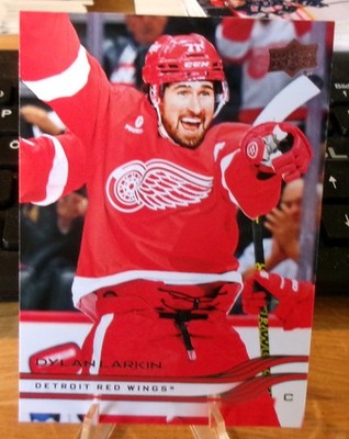 2025-26 UD Series 1 - Base - Dylan Larkin - Detroit Red Wings #62