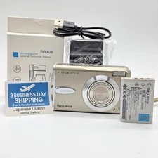 Fujifilm FinePix F30 Digital Camera Silver From Japan [NEAR MINT] 0842