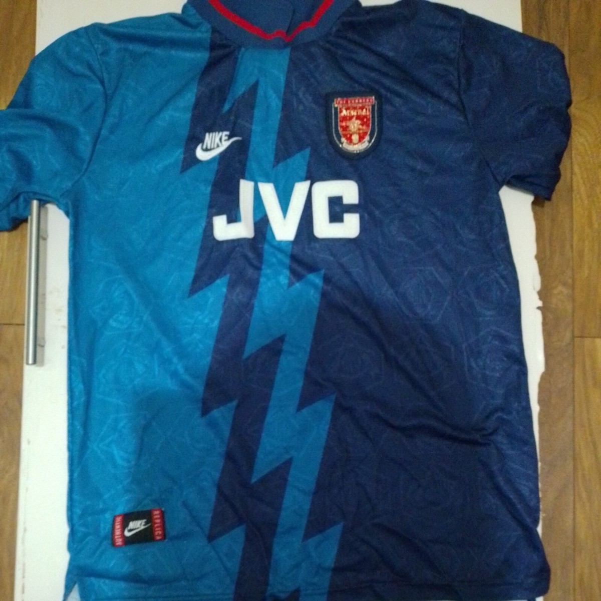 Arsenal 1995-96 Away Football Shirt Blue Nike JVC Size Large Used