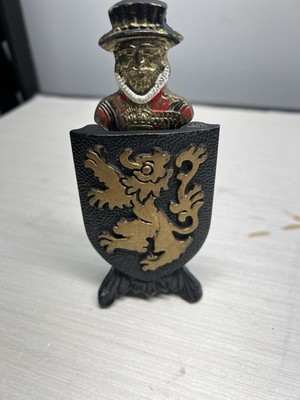 VTG 2-piece Beefeater Black Bottle Top Opener Cast Iron British Guard Barware