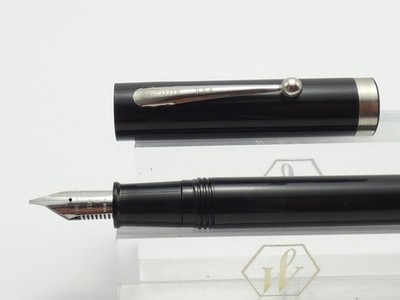 Vintage Sheaffer No Nonsense Black Laque Füllfederhalter, CT, feine kursive Stahlfeder
