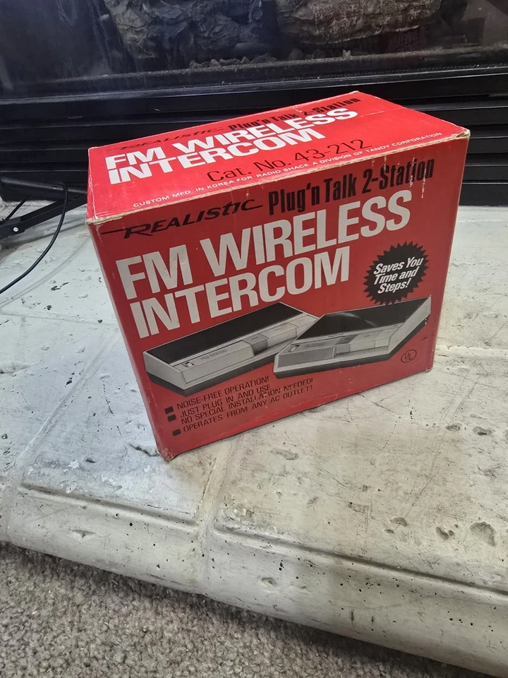 Realistic Plug N Talk Station Vintage Works - Image 4 of 4