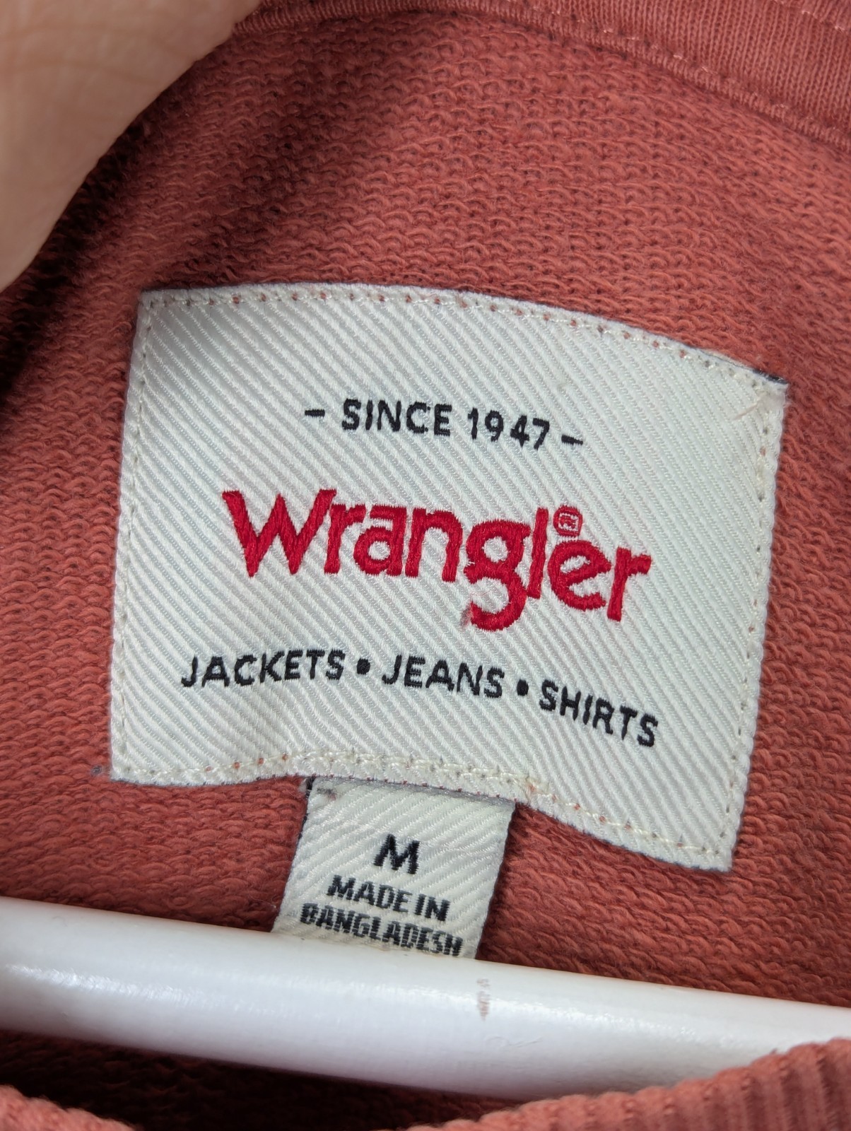 Wrangler Lightweight Sweatshirt Size Medium Gold Logo Salmon Pink Cotton Mix image 3