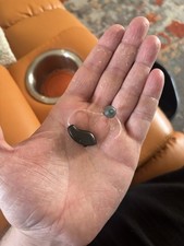 Starkey Genesis AI 12 mRIC R/L Hearing Aid With Rechargeable Charging Kit