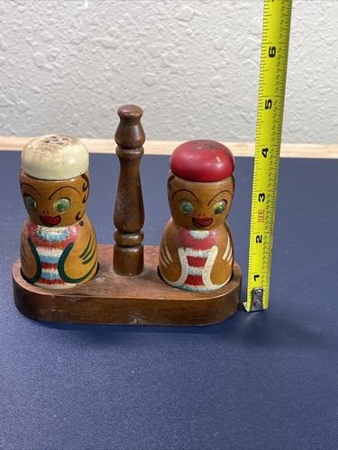 DE COLECCIÓN CHEF HOMBRE Y MUJER ARTE POPULAR AGITADORES DE SAL DE MADERA CON SOPORTE - Imagen 16 de 16