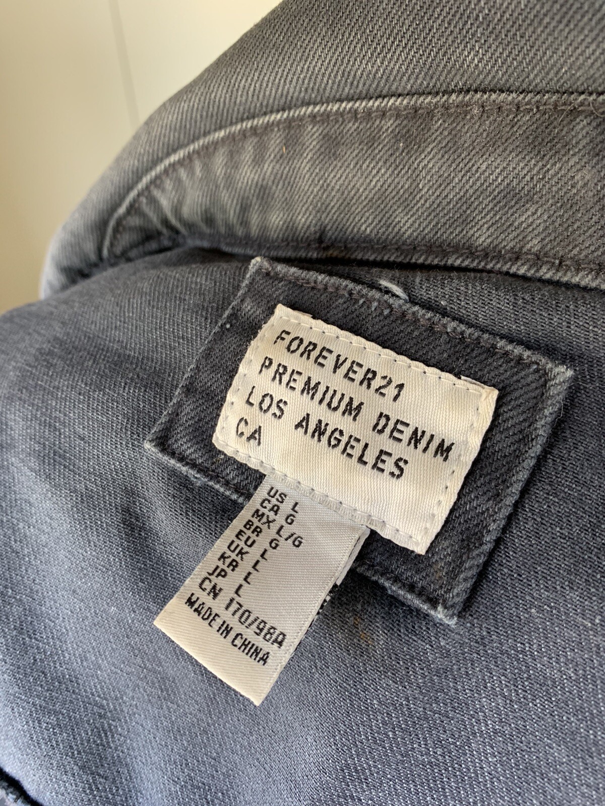 Forever 21 Cropped Blue Black Denim Jacket - Size L - RRP £34 image 6